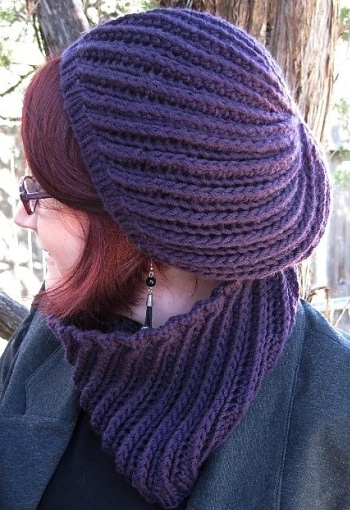 Myris Hat & Cowl by Susanna IC; Published in ArtQualia Designs; Photo &copy; Susanna IC