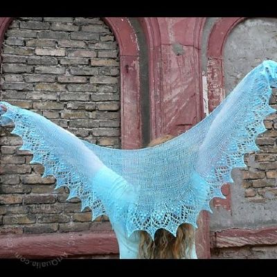 Annis in Blue by Susanna IC, photo &copy; ArtQualia