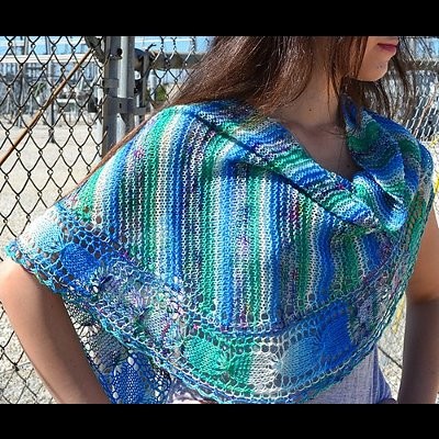 Naia by Susanna IC, free patterns, photo © ArtQualia