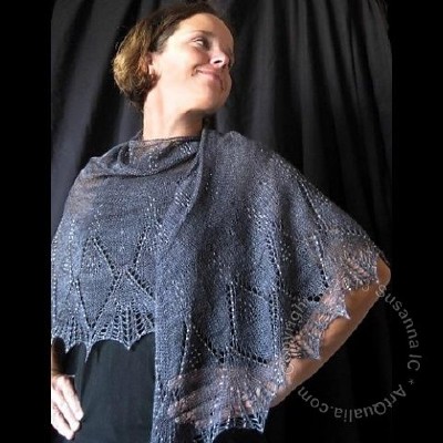 Obsidian by Susanna IC, Woolen Rabbit Yarn Club, photo © Artqualia