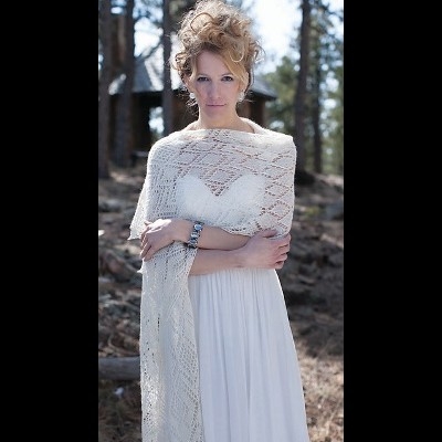 White Queen Stole by Susanna IC, photo &copy; Interweave