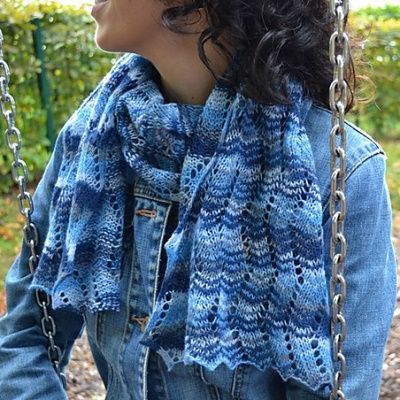 Moon River Scarf by Susanna IC, free pattern, photo © ArtQualia